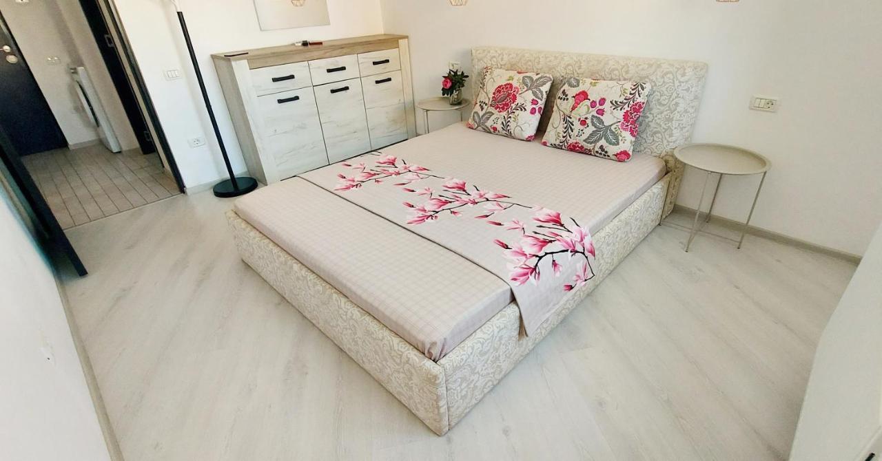 Daisy Apartament Năvodari Exteriör bild